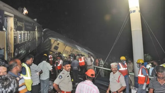 andhra pradesh train accident, ap train accident, ap train accident death toll, andhra train accident deaths, andhra train accident rescue ops, andhra pradesh news, narendra modi, indian railways, indian express"