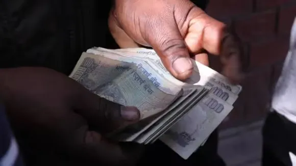 Centre approves 4 percent hike in dearness allowance for central govt employees and pensioners , কেন্দ্রীয় সরকারি কর্মী ও পেনশনভোগীদের ডিএ বাড়ল ৪ শতাংশ