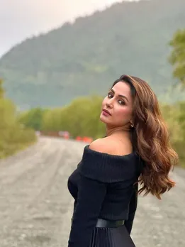 Karishma Kapoor Karishma Kapoor latest photos | Karishma Kapoor instagram | Bollywood celebrity