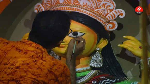 Why Goddess Durgas eyes are painted on Mahalaya day , কেন মহালয়ার দিনই হয় দেবী দুর্গার চক্ষুদান?