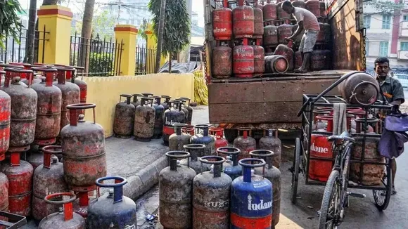 Oil companies reduce price of 19 kg commercial and 5 kg FTL cylinders