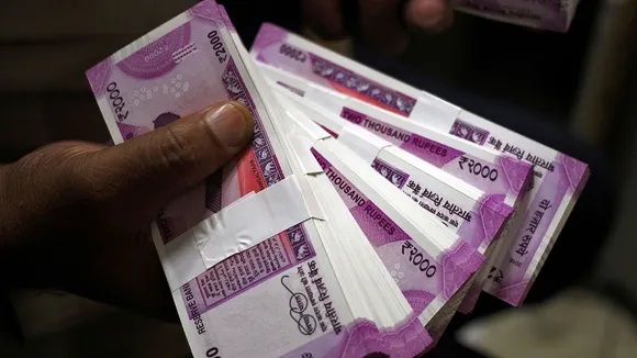 2000 rs note, exchange of 2000 rs notes, 2000 notes exchange, wage, rbi, rbi counter in bhubaneswar, odisha, Bhubaneswar, odisha news, 2000 rs note, currency exchange, indian express