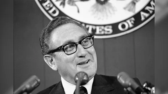 "Henry Kissinger dead, Henry kissiner death, Henry kissinger news, US news, diplomat, nobal prize winner, china, trade relations, presidential adviser, indian express"