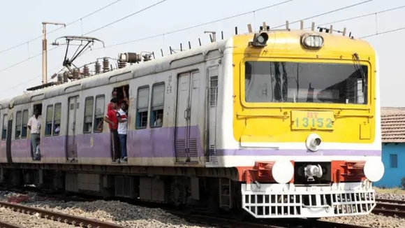 how much is ac coach fare of local train on sealdah Main Line , শিয়ালদহ মেন লাইনে লোক ট্রেনের এসি কোচের ভাড়া কত?