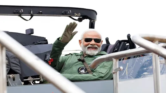 PM Modi takes sortie on Tejas aircraft in Bengaluru , বেঙ্গালুরুতে তেজস বিমানে চড়েছেন প্রধানমন্ত্রী মোদী