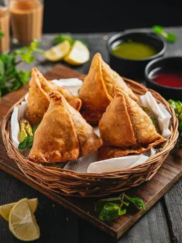 SAMOSA CHAAT