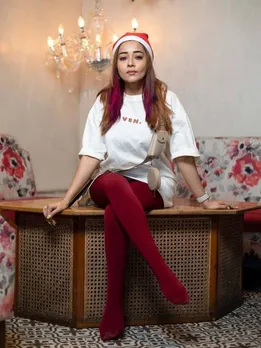 cropped-TINA-DATTA-SANTA-CLAUS-LOOK.jpg