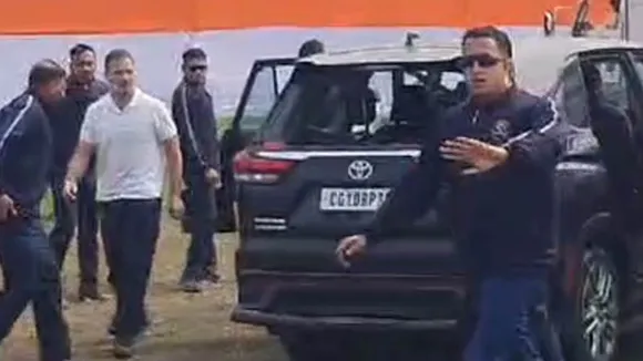 rahul gandhi congress car attacked in malda , কংগ্রেস নেতা রাহুল গান্ধীর গাড়িতে ভাঙচুর মালদায়