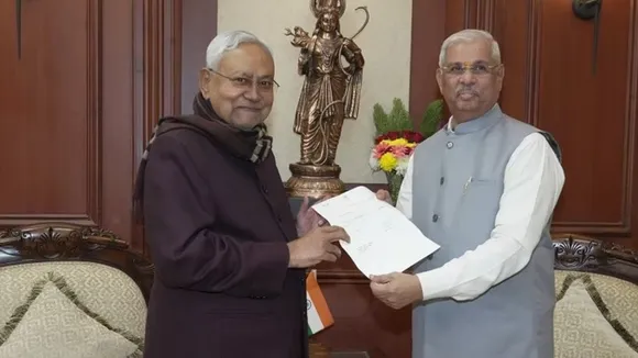 Nitish Kumar submits resignation to Governor Rajendra Arlekar