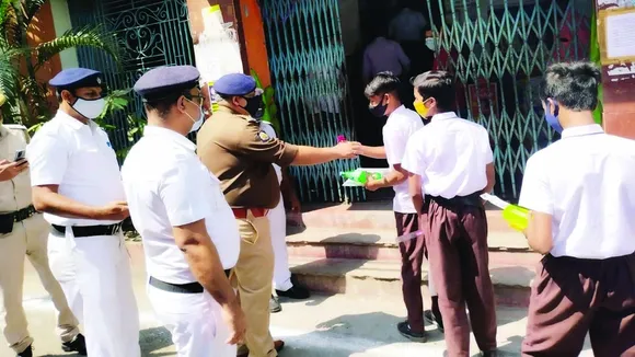 police can not check Madhyamik HS examinees bag and pockets order by chief secretary bengal , মাধ্যমিক উচ্চ মাধ্যমিক পরীক্ষার্থীদের ব্যাগ পকেট তল্লাশি করতে পারবে না পুলিশ নির্দেশ মুখ্যসচিবের