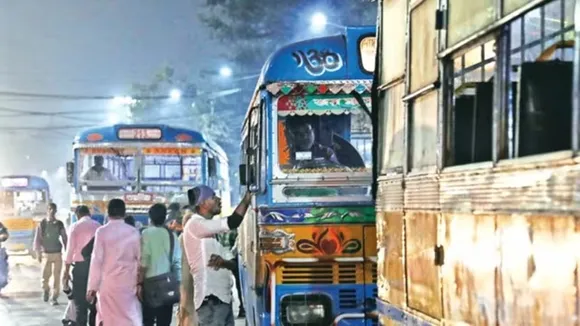 4 thousands private buses to go off Kolkata roads this year , চলতি বছরে কলকাতায় ৪ হাজারের বেশি বাস বাতিলের খাতায়