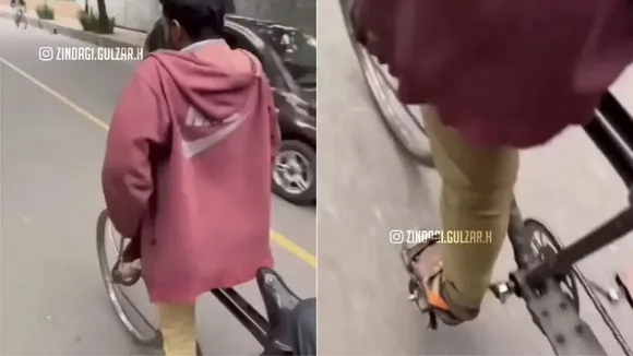 disabled man pulling rickshaw, Viral Video News, Motivational Video, trending news in hindi, man pulling rickshaw with one leg, Viral video"
