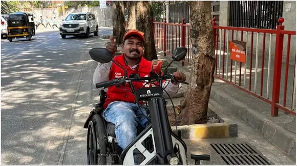 Zoamto"," Deepinder Goyal"," wheelchair"," delivery agent"," viral post"," repost",