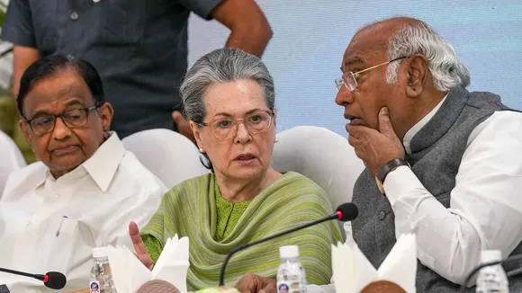 sonia gandhi, mallikarjun kharge, congress seats, chandigarh, lok sabha elections, indian express