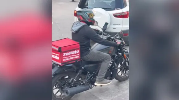 Zomato delivery Boy, Zomato delivery agent, Harley Davidson, food delivery, viral video, viral video of Zomato delivery Boy, Zomato delivery Boy on Harley Davidson, Zomato delivery Boy riding Harley Davidson, Zomato, Zomato news, viral news, trending video, trending now, trending news, delivery Boy, delivery Boy news, delivery agent, Zomato delivery Boy Harley Davidson"