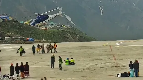 On the basis preliminary reports, Rudraprayag District Magistrate Saurabh Gaharwar added that the helicopter had developed a snag in its rear motor