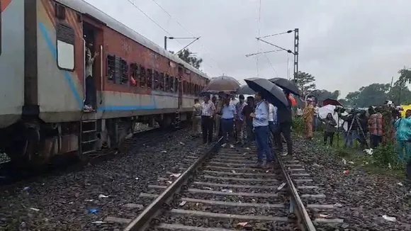 Kanchanjunga Express Train Accident Updates প্রতি মুহূর্তের আপডেটের জন্য চোখ রাখুন