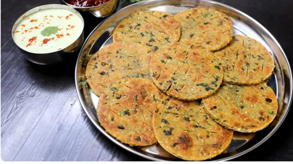 masala bhakri recipe in gujarati | masala bhakri recipe | gujarati bhakhri banavani rit