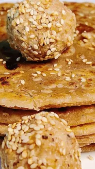 til and Jaggery paratha recipe 3