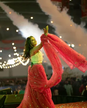 ગુજરાતી ગાયિકાઓની ગરબાની રમઝટ