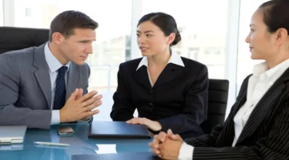 ભાષામાંથી ભવિષ્ય બનાવતા દુભાષિયા