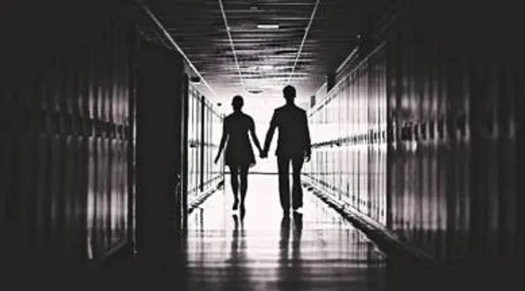 શિક્ષિકાના પ્રેમમાં પડ્યો ધો.10નો વિદ્યાર્થી, ટિચરની સગાઈ થતાં કિશોરે કરી લીધો આપઘાત