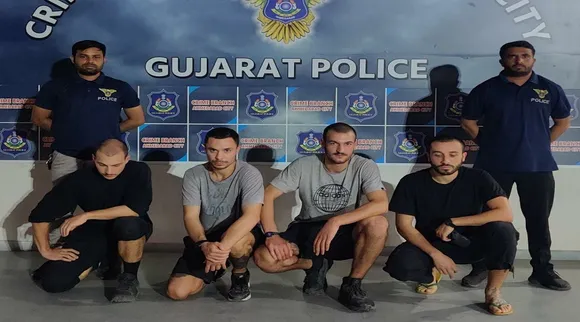 અમદાવાદ મેટ્રોના કોચ ઉપર કલર સ્પ્રે કરનાર ચાર ઇટાલિન યુવકો ઝડપાયા