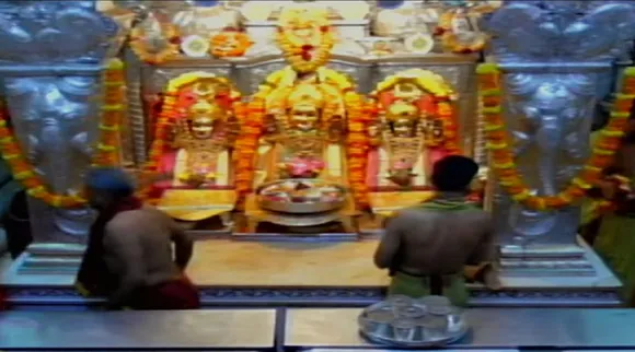 આજે ધનતેરસના દિવસે ઘરે બેઠાં જ કરો મુંબઈના લક્ષ્મી મંદિરથી મહાલક્ષ્મી માતાના live દર્શન