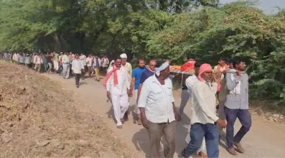 મોરબી કરૂણાંતિકા: પત્ની સાથે ત્રણે બાળક ડૂબી ગયા, પરિવાર વિખેરાયો, એક સાથે ચારેયની અર્થી ઉઠતાં ગામ હિબકે ચઢ્યું