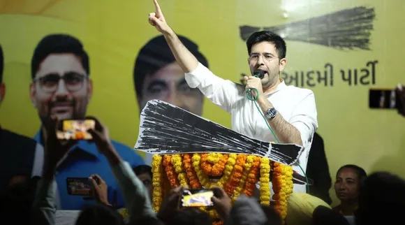 રાઘવ ચઢ્ઢાએ ગુજરાત ચૂંટણીમાં કર્યો શોલેના ડાયલોગનો ઉલ્લેખ, કહ્યું- તમારા હાથમાં ભણેલી-ગણેલી સરકાર બનાવવાની તક