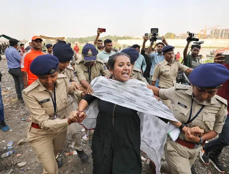 રેશ્મા પટેલની અટકાયત