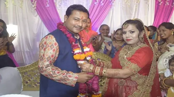 પોતાની સીટ મહિલા માટે અનામત થઇ તો નેતાજીએ કોર્ટ મેરેજ કરીને પત્નીને બનાવી દીધી ઉમેદવાર