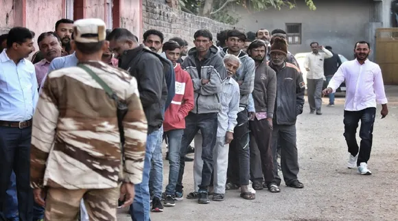 AAP નેતાએ BJP પર ધીમા વોટિંગનો લગાવ્યો આરોપ, એન્કરે કહ્યું- ટ્રેન્ડ આવવા લાગ્યા,  જુઓ કેવા મળ્યા જવાબો