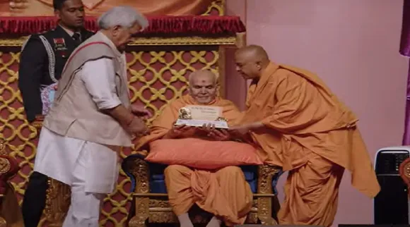 પ્રમુખ સ્વામી શતાબ્દી મહોત્સવના ત્રીજા દિવસે જમ્મુ કાશ્મીરના ઉપ રાજ્યપાલ મનોજ સિન્હા ઉપસ્થિત રહ્યા