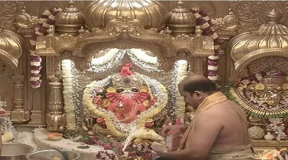 live darshan : મુંબઇના પ્રસિદ્ધ સિદ્ધિ વિનાયક મંદિરથી ગજાનંદ ગણપતિ દાદાના લાઇવ દર્શન