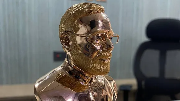 સુરતના જ્વેલર્સે 156 ગ્રામ સોનામાંથી પીએમ નરેન્દ્ર મોદીની મૂર્તિ બનાવી