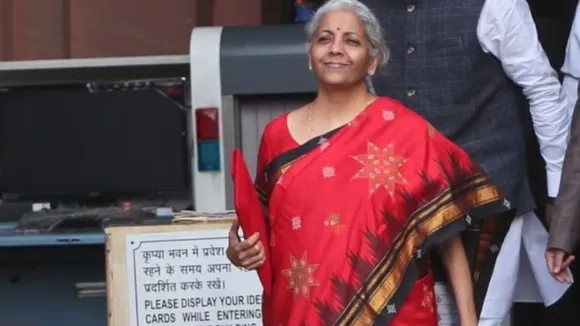 Budget 2023: બજેટ 2023ના ખાસ અવસર પર કેન્દ્રીય નાણામંત્રી નિર્મલા સીતારામન લાલ રંગની સાડીમાં, શું કોઇ ખાસ સંકેત?