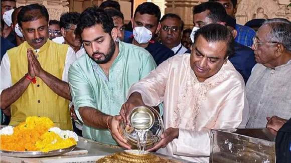 Mukesh ambani Akash Ambani