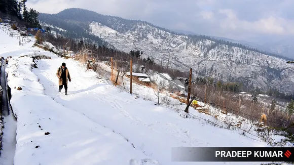 Weather Update: પહાડો પર હિમ વર્ષા થવાનો અંદાજ, શું મેદાની વિસ્તારોમાં વધશે ઠંડી?