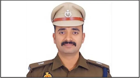 Uttar Pradesh news, IPS officer, IPS officer asking bribe
