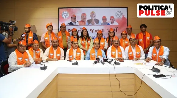 surat AAP corporators bjp join