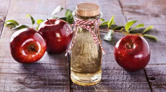 Apple cider vinegar from fresh apples.