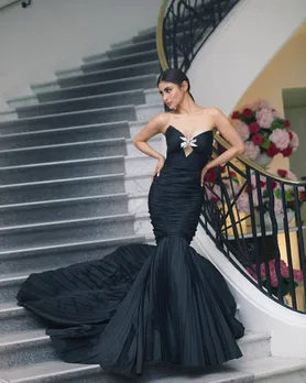 Mouni Roy | mouni roy cannes 2023 Photos | Mouni Roy News in Gujarati | મૌની રોય કાન્સ 2023 બોલ્ડ લુક ફોટા