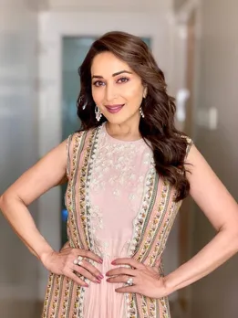 madhuri dixit news | madhuri dixit | madhuri dixit kissing scene vinod khanna | madhuri dixit photos