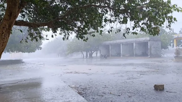 Cyclone Biparjoy Landfall and Heavy Rain: ( Photo: Kiran Maheta)