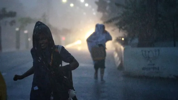 બિપરજોય વાવાઝોડું તારાજીના દ્રશ્યો(Express photo by Nirmal Harindran)