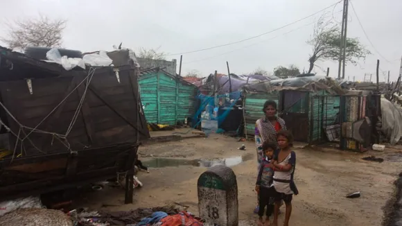 બિપરજોય વાવાઝોડું તારાજી પછીના દ્રશ્યો (EXPRESS PHOTO BY BHUPENDRA RANA)