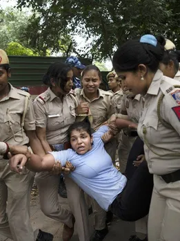 સાક્ષી મલિક, દિલ્હી પોલીસ