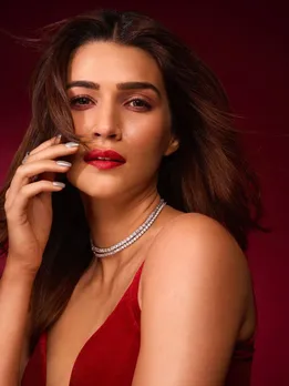 Kriti Sanon | Kriti Sanon birthday | Kriti Sanon photo | Kriti Sanon New Movie | Kriti Sanon Instagram