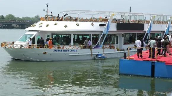 river cruise sabarmati riverfront, river cruise, sabarmati riverfront